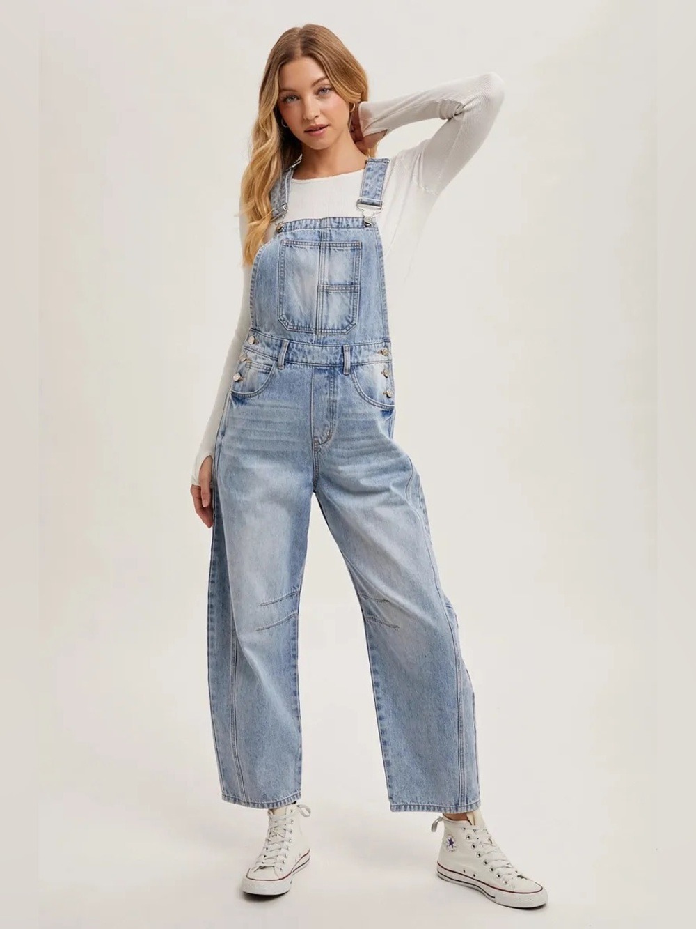 NWT BLUIVY - DENIM BARREL OVERALLS IN LIGHT WASH SIZE L - Picture 2 of 13